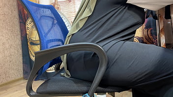 Arab wife pleasures herself while wearing hijab at work